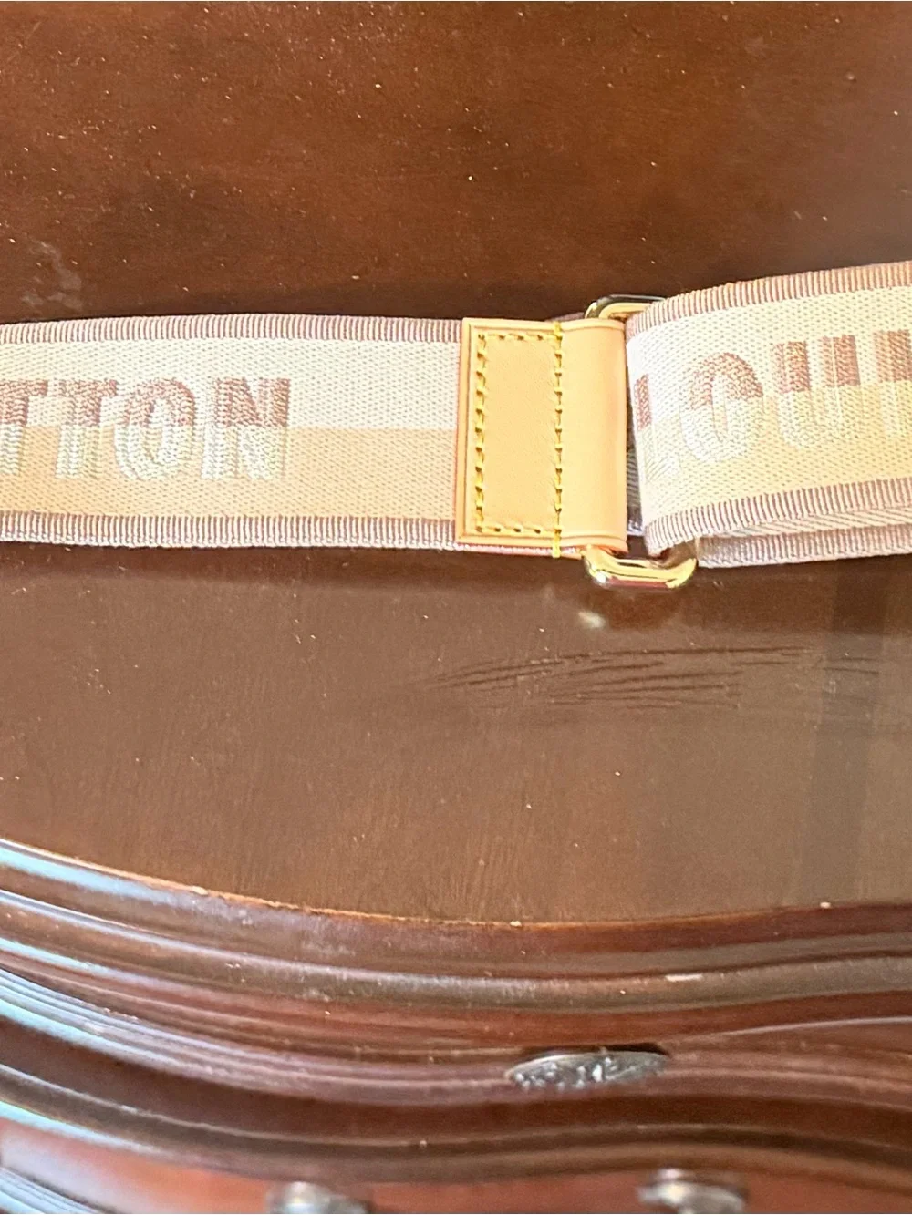 Louis Vuitton elegant lv